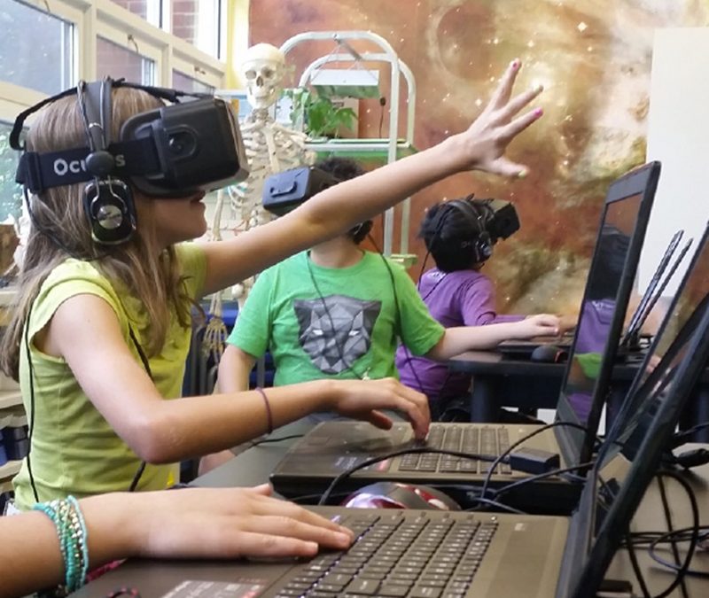 7 CREATIVE USES OF VIRTUAL REALITY
